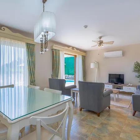 Alya Butik 투룬치