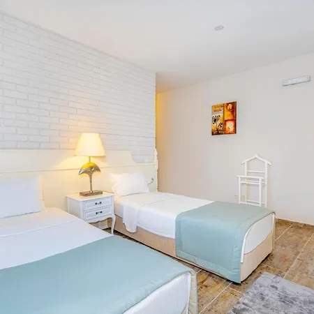 Alya Butik 투룬치