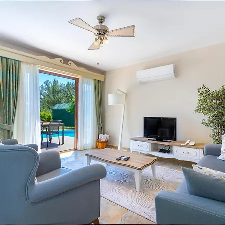 Alya Butik 호텔 투룬치