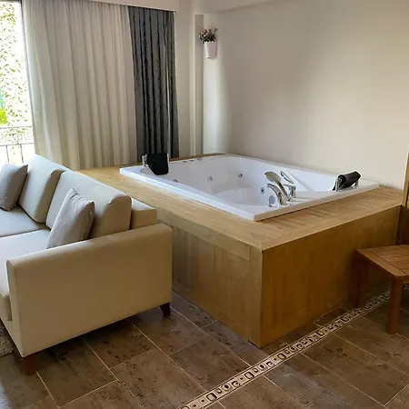 Alya Butik Hotel *