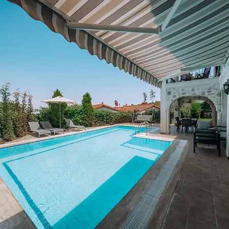 Alya Butik 호텔 투룬치