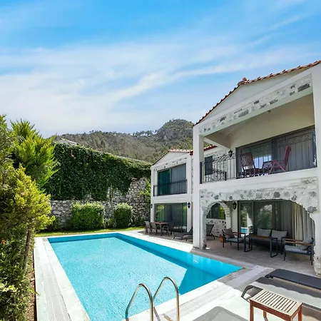 Alya Butik 투룬치